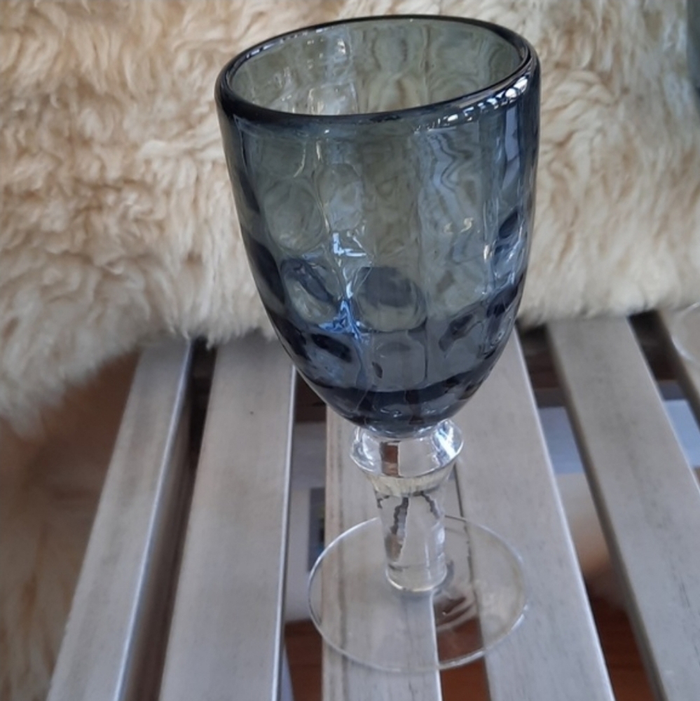 Set 4 Vintage Amethyst Gray Handblown Wine Glasses/Goblets - Picture 3 of 6